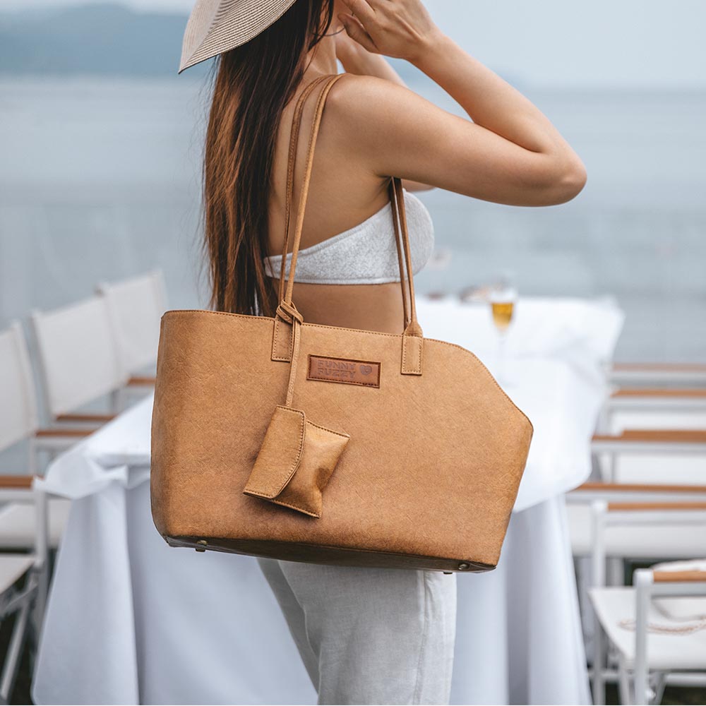 Vogue Eco -friendly DuPont Waterproof Pet Carrier - City Roamer