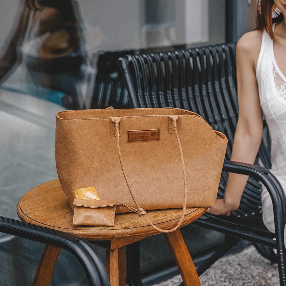 Vogue Eco -friendly DuPont Waterproof Pet Carrier - City Roamer