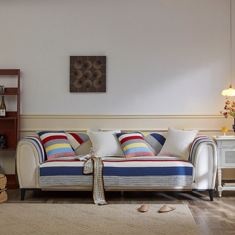 Bunt gestreifter, gesteppter Sofa-Chic-Schutz, bequemer Couchbezug