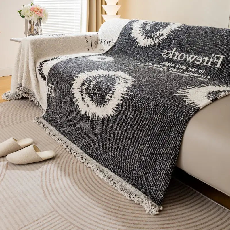 Simple Double-Sided Plush Yarn Scratch-Resistant Comfortable Couch Cover - Fireworks