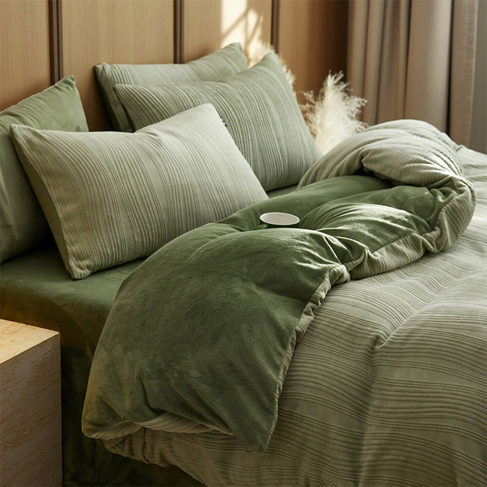 Minimalistisches Wellenlinien-Bettlaken-Set aus warmem Milchsamt