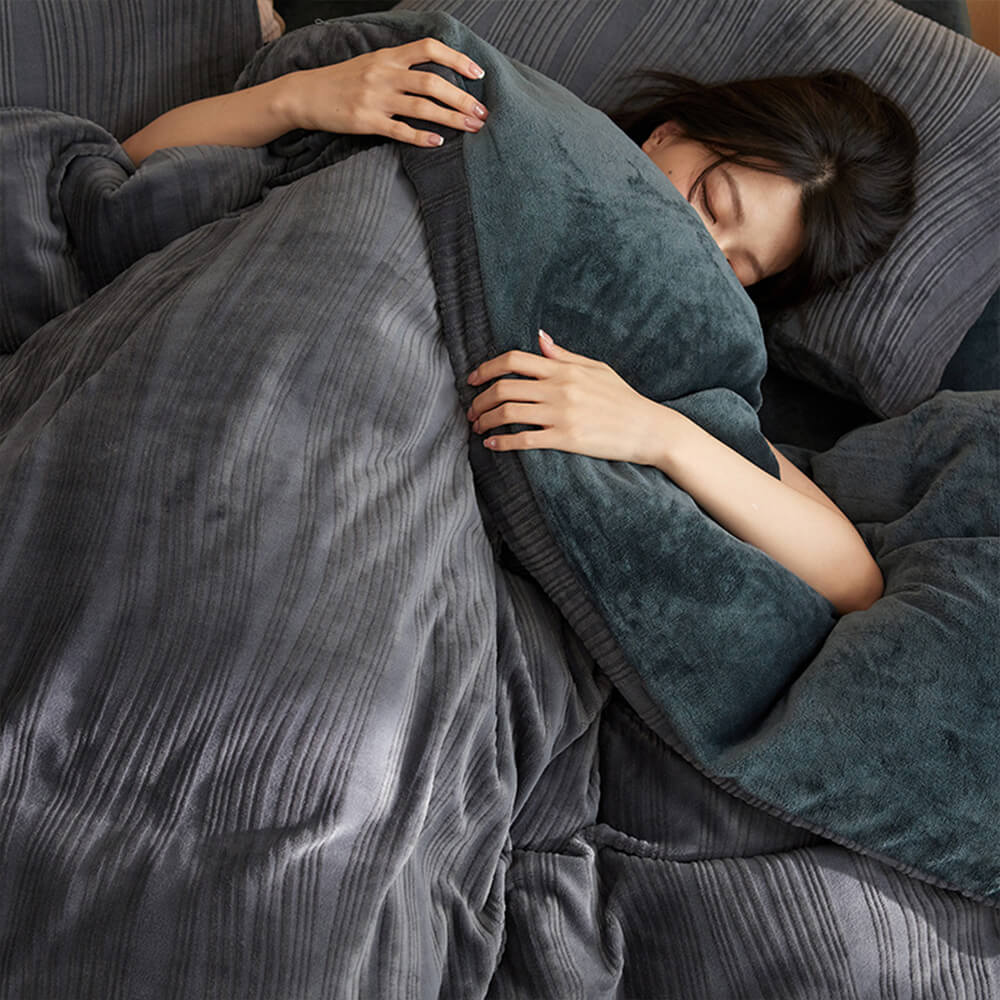 Minimalistisches Wellenlinien-Bettlaken-Set aus warmem Milchsamt