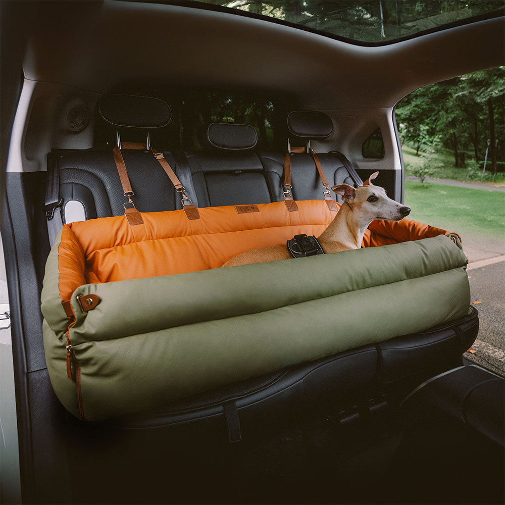 Grand lit rehausseur de siège d'auto pour chien en simili cuir de luxe - Urban Voyager