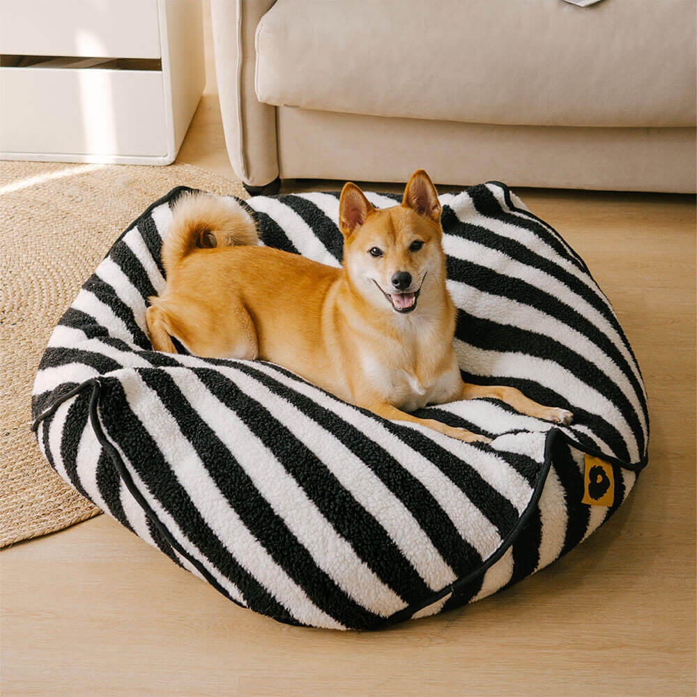 Modello a strisce alla moda Polygonal Cogoning Bean Bag Dog