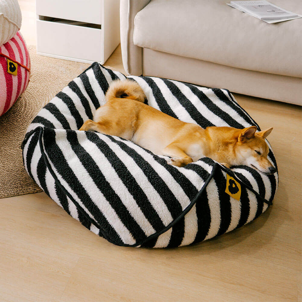Modello a strisce alla moda Polygonal Cogoning Bean Bag Dog