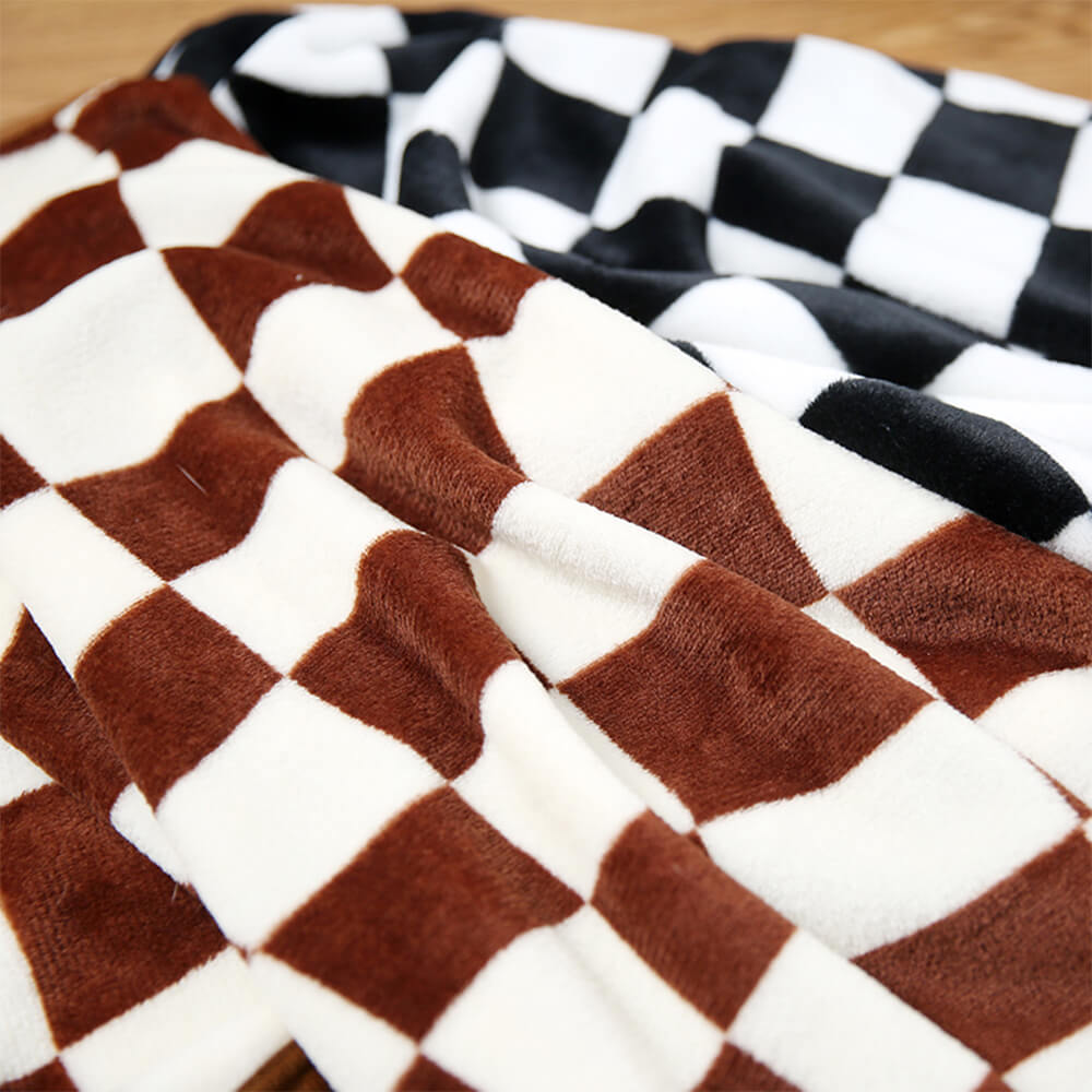 Trendy Wave Checkerboard Flannel Soft Dog Sleeping Blanket