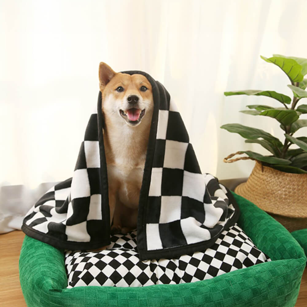 Trendy Wave Checkerboard Flannel Soft Dog Sleeping Blanket