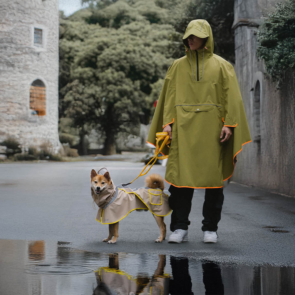 Verstellbarer, reflektierender, wasserdichter Regenmantel mit passender Tasche für Hunde und Menschen – bleibt trocken