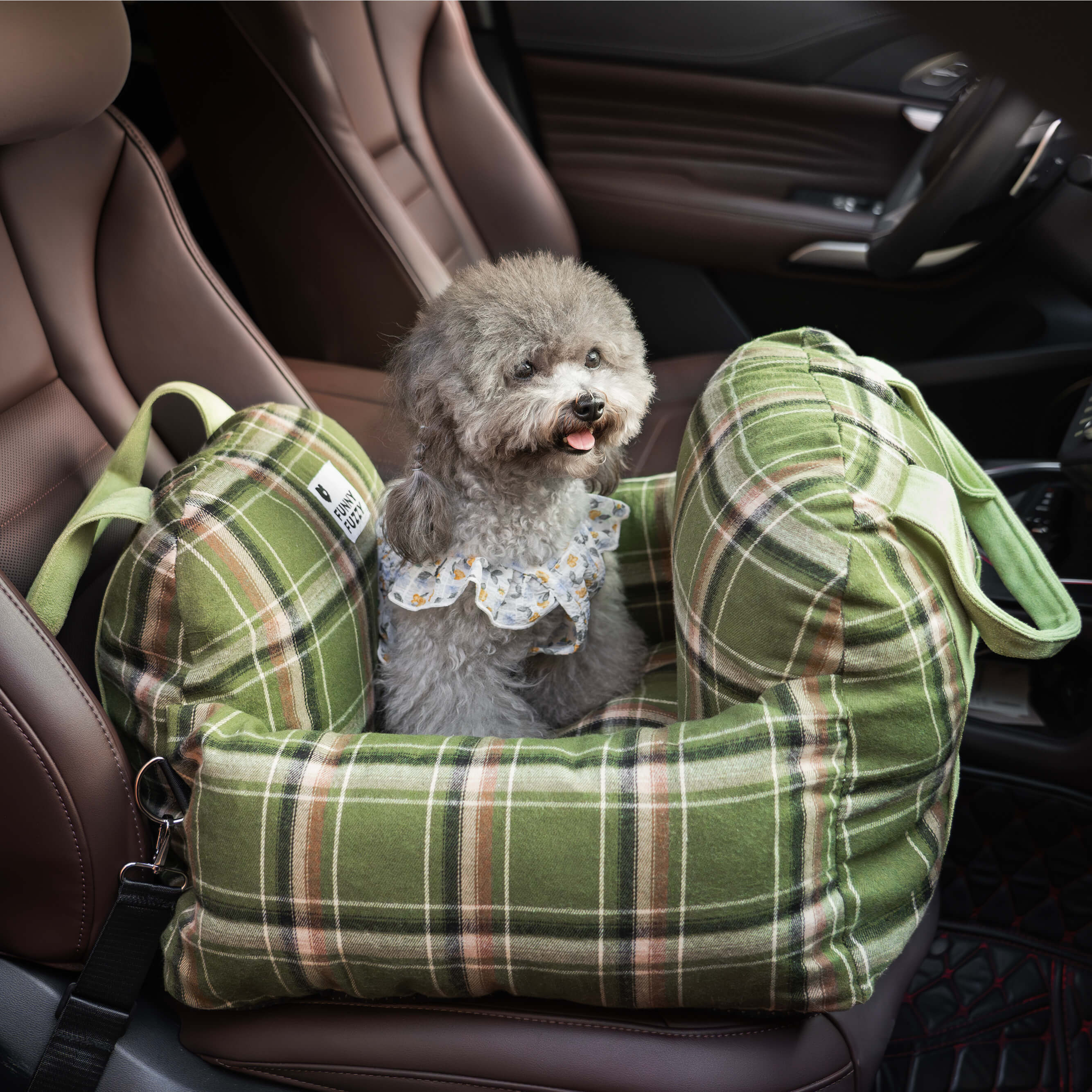 Cama con asiento de coche para perros de seguridad de viaje a cuadros vintage