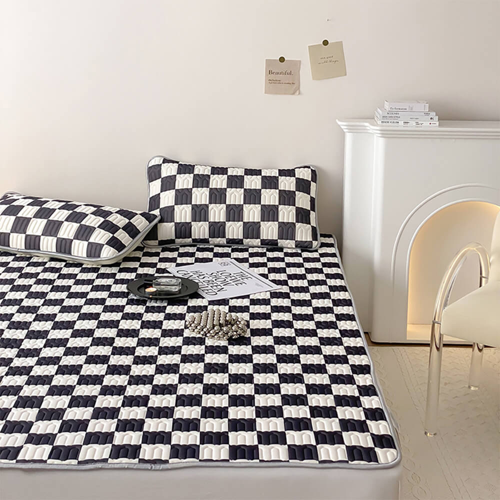 Ensemble de 3 matelas et taies d'oreiller en soie glacée et latex à damier