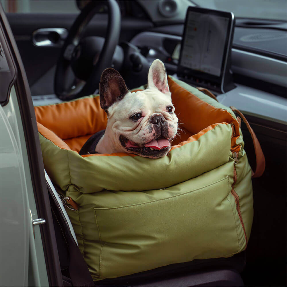 Lit rehausseur de luxe pour siège d'auto pour chien en similicuir - Urban Voyager