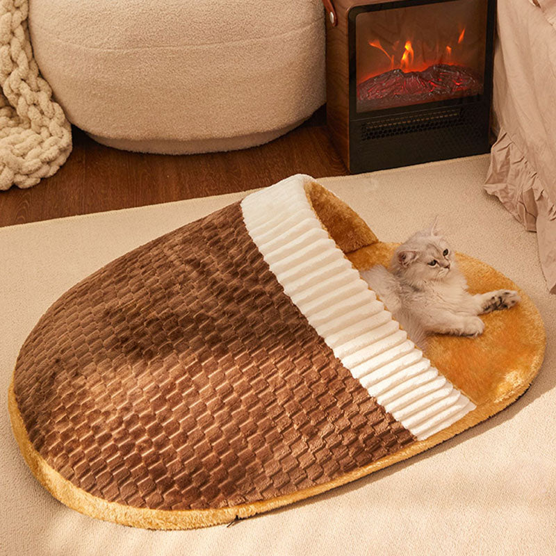 Lustiges halbgeschlossenes Hunde- und Katzenbett im Slipper-Stil