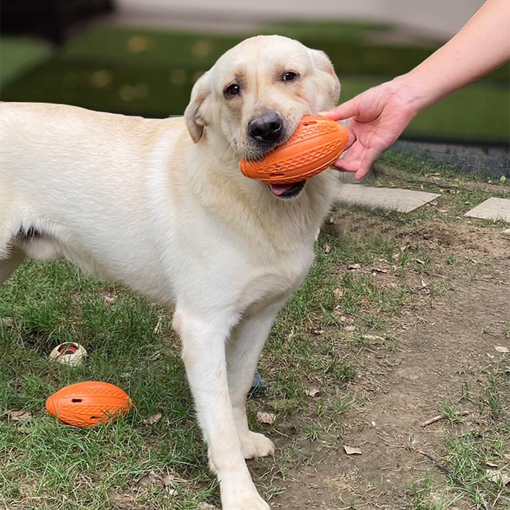 Fußballförmiges Kauspielzeug für Hunde, interaktives Spielzeug mit versteckten Leckereien