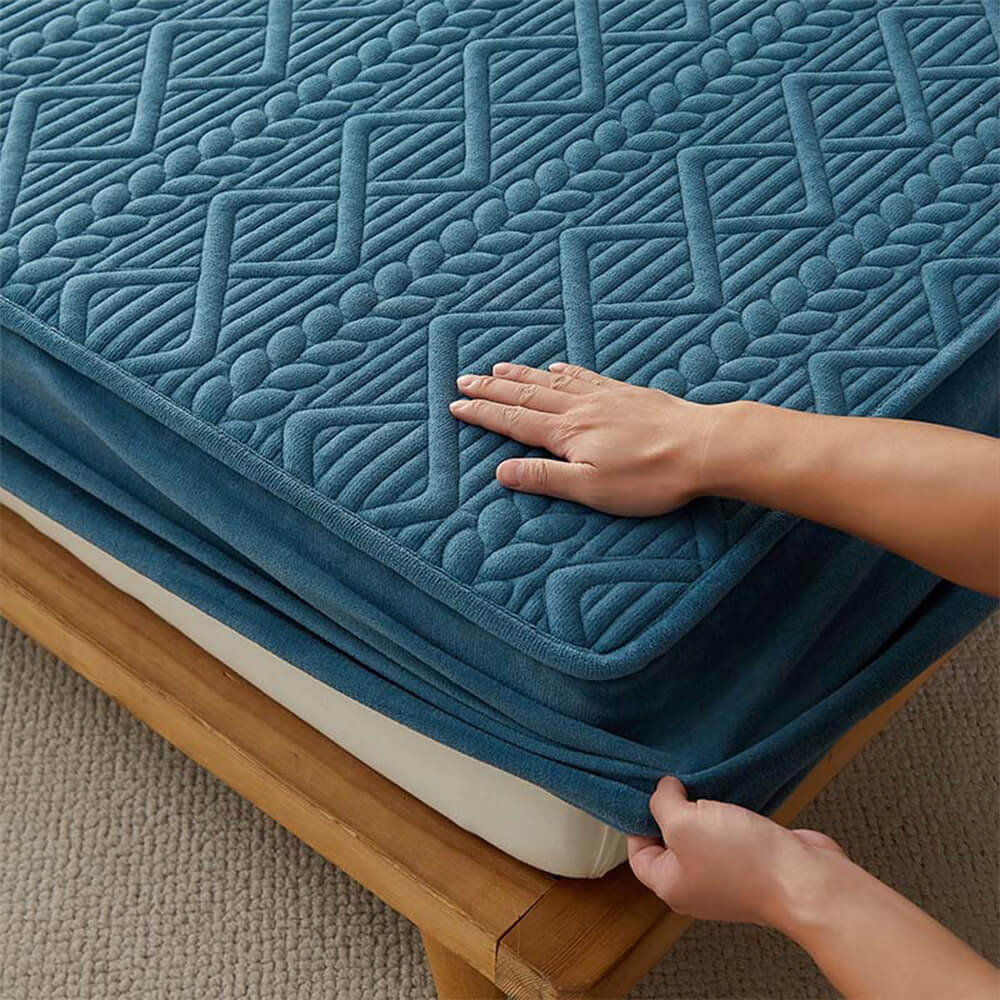 Wheat-Inspired Geometric Padding Quilted Milk Velvet Fitted Sheet Mattress Cover