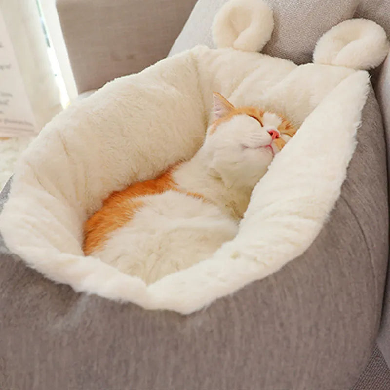 Preciosa cama para gatos con orejas de conejo para dormir profundamente