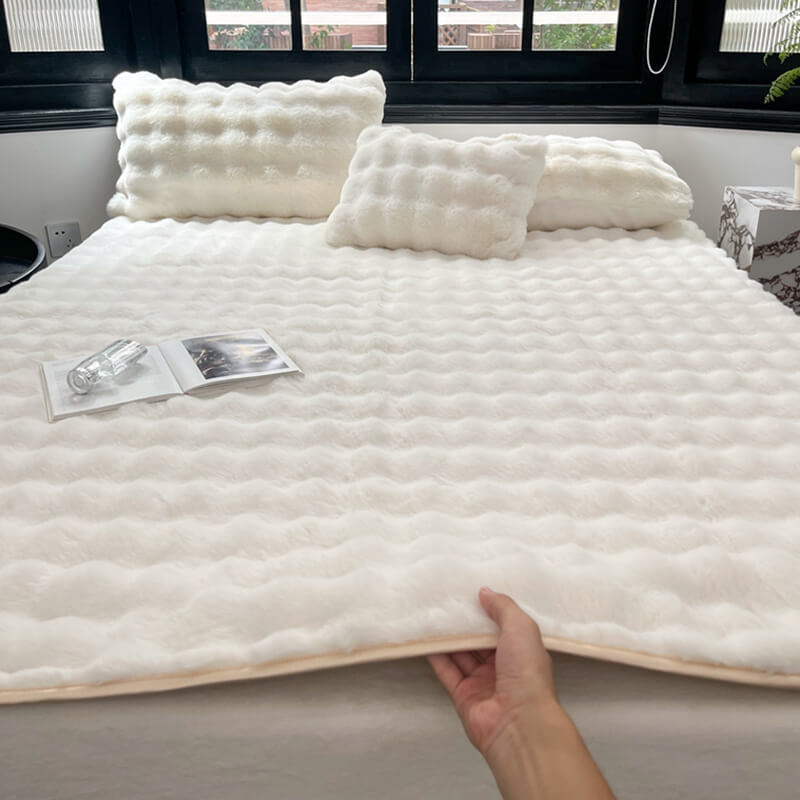 Housse de matelas antidérapante en fausse fourrure de lapin de luxe