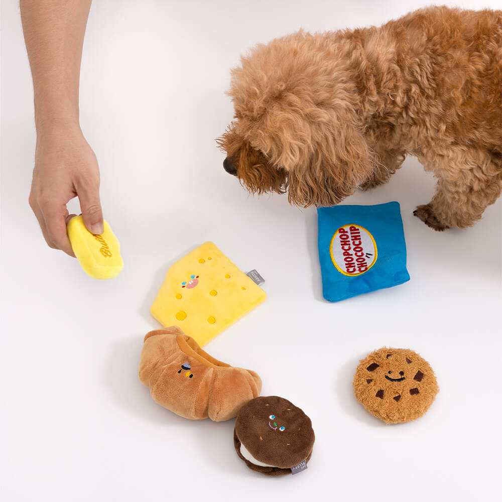 Ensemble de panier-cadeau de jouets pour chiens | Des friandises en peluche à mâcher grinçantes, des jouets interactifs