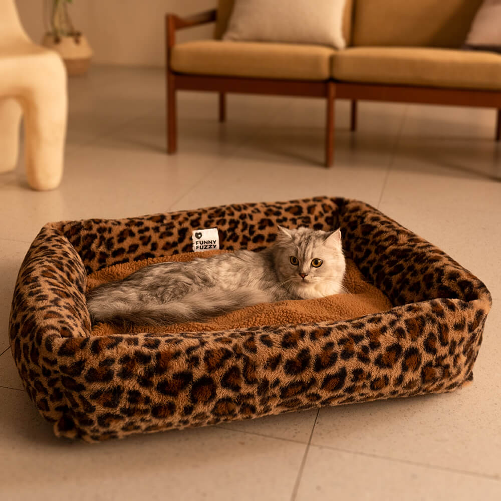 Cama para perros con estampado de leopardo y piel de vaca serie Wildlife