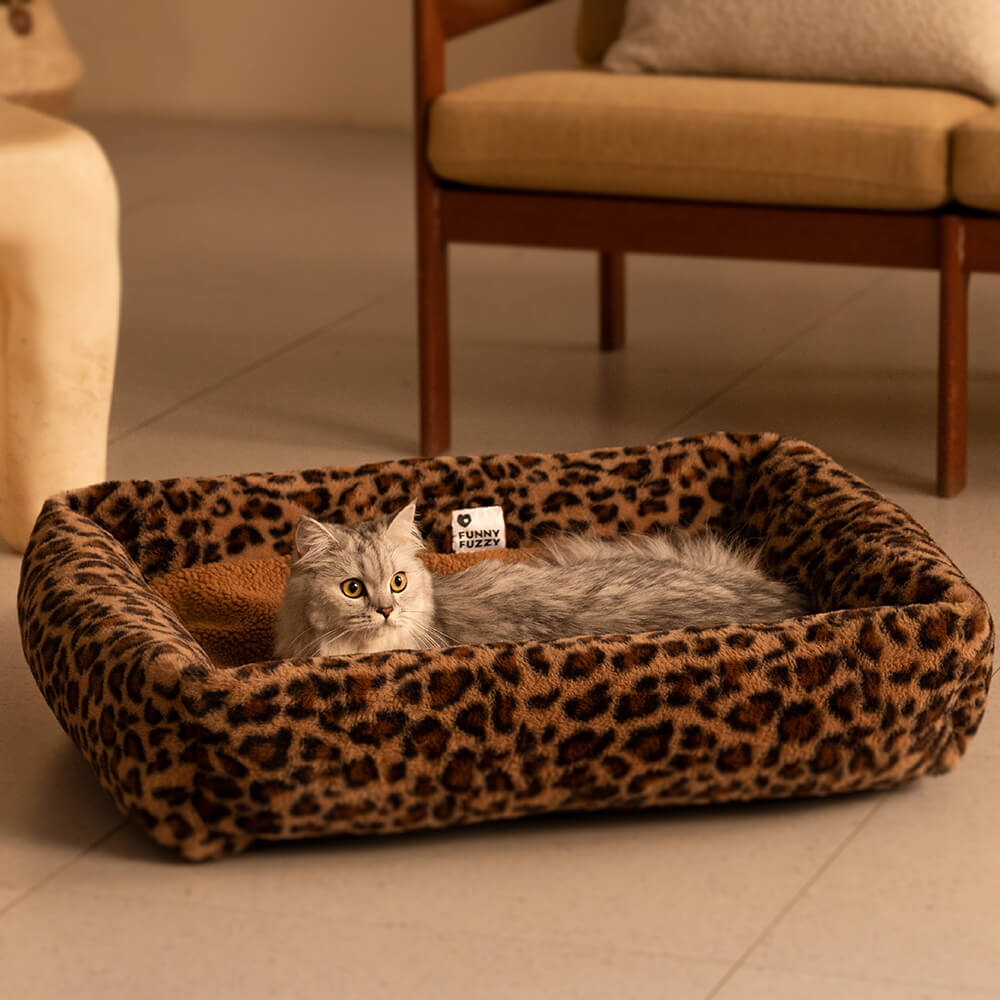 Cama para perros con estampado de leopardo y piel de vaca serie Wildlife